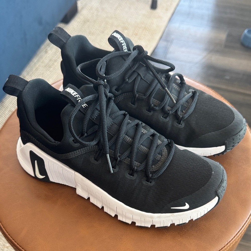 Nike Women's Free Metcon 6 Training Shoes Size: 6.5